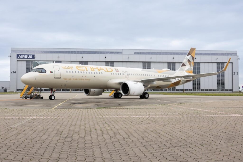 طيران الإتحاد يستلم طائرة A321LR الجديدة