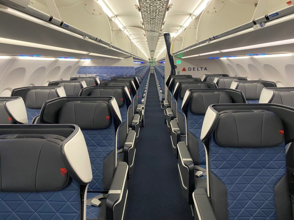 طائرة ايرباص A321 فيها 44 مقعد درجة أولى