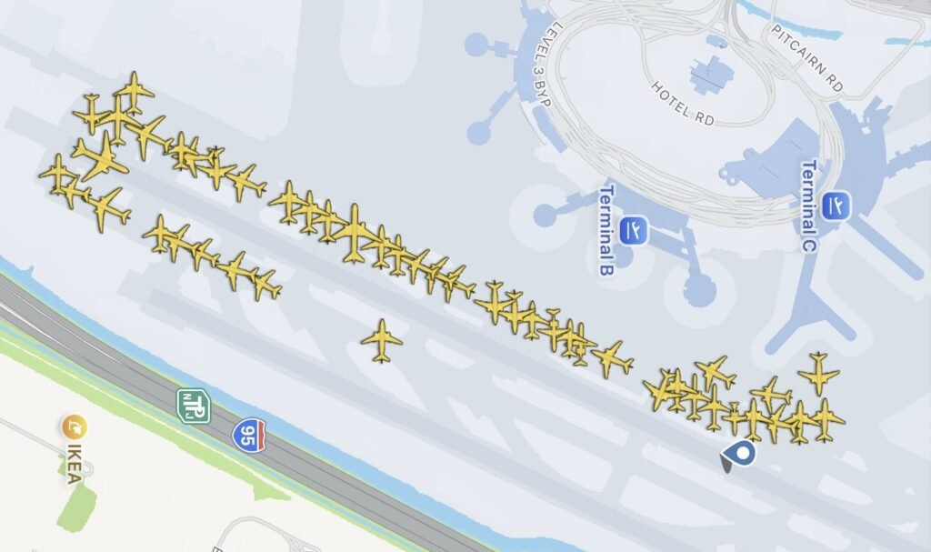 مطارات امريكا بدون مراقبين جويين