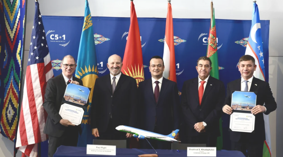 بوينج تسجل طلبات طائرات من 3 دول آسيويه