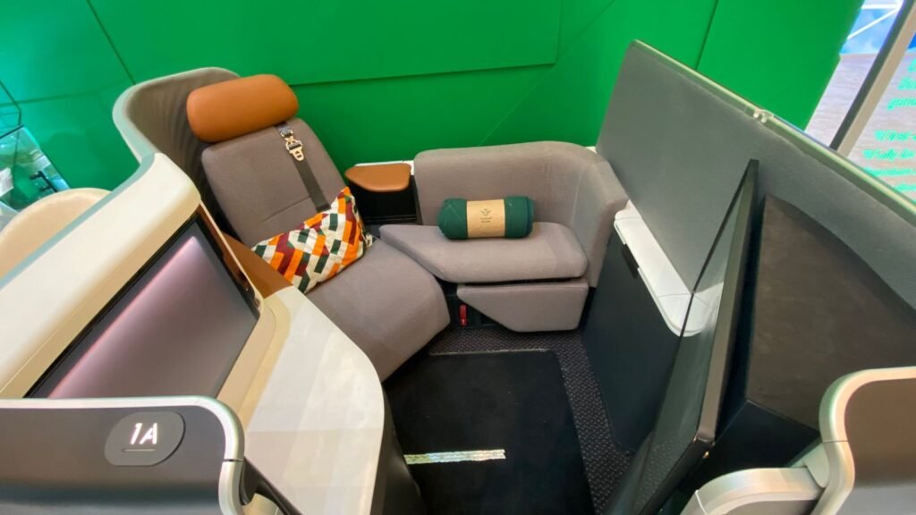 الخطوط السعودية تستعد لإطلاق مقعدها الجديد